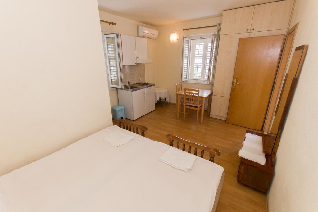 Studios Jakov Makarska Exterior foto